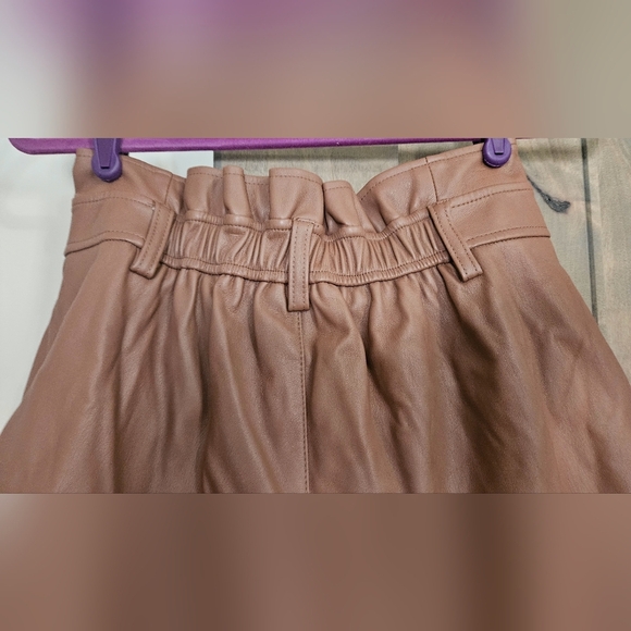 BAR III Light Brown faux leather high waisted shorts. Size Med NWT - Picture 7 of 9